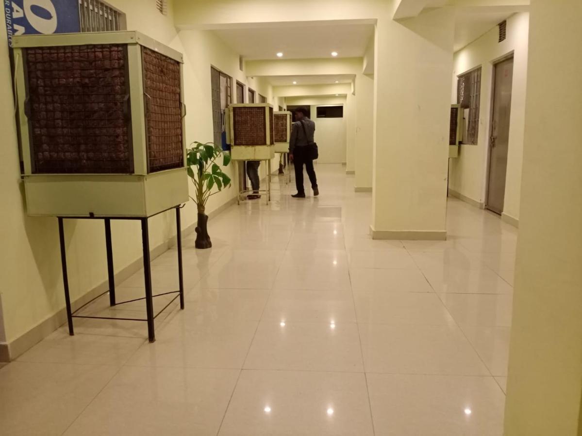 S S Hotel And Restaurant By Wb Economy Jaunpur Luaran gambar